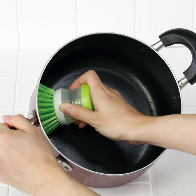 お台所とお洗濯の洗剤ブラシ（7013-60）鍋掃除に