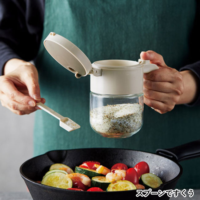 振りかけられる!2WAY調味料ポット(SNS-1002393)スプーンですくう