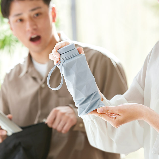 たためるスピナーシリコンボトル(SNS-1002587)ひねってたためる