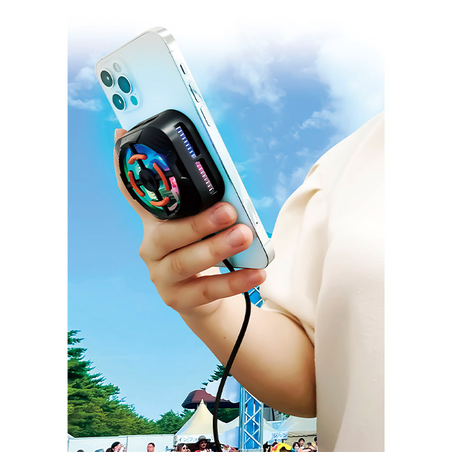 USB給電式 携帯電話用ペルチェクーラー（SNS-1002624）使用イメージ