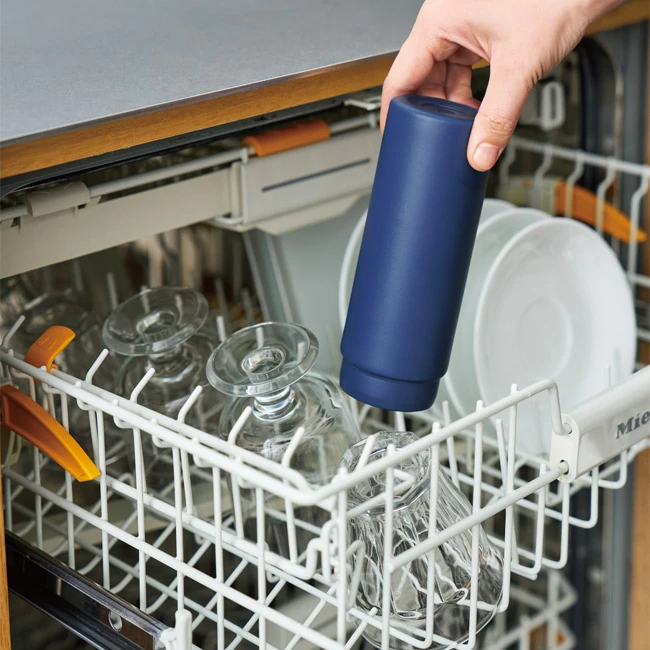 シームリア　保冷温ボトル230ml（SNS-1002894）　使用イメージ（食洗機に入れる）