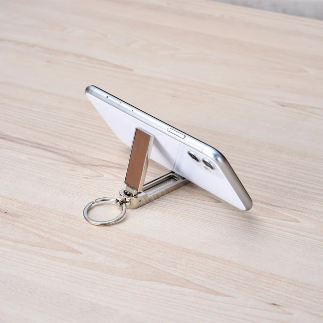 バッグハンガーに変身!スマホスタンド(SNS-1002900) 使用イメージ(スマホスタンド)