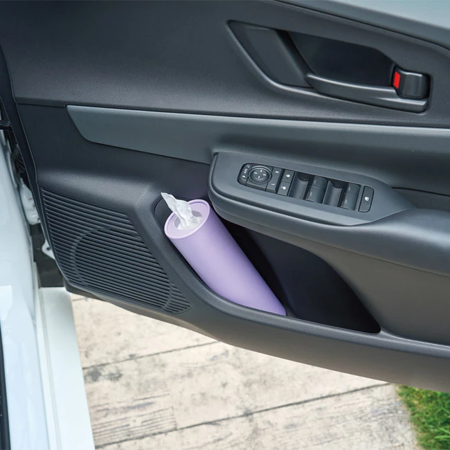 ジューニー ロングボトルティッシュ（SNS-1002990）　使用イメージ（車のドアポケット）