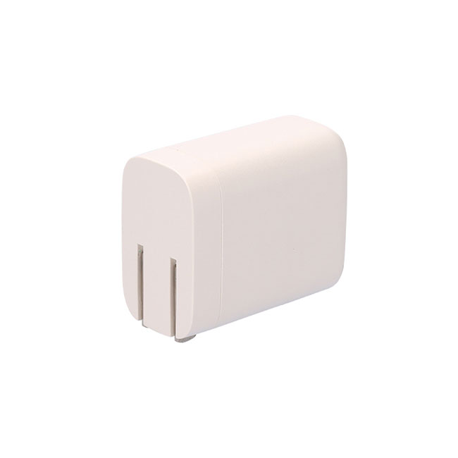 2ポートアダプター 45W（SNS-1200182）収納時