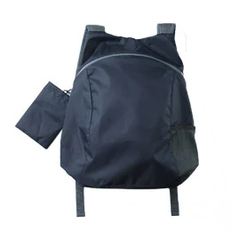 コンパクト収納リュック