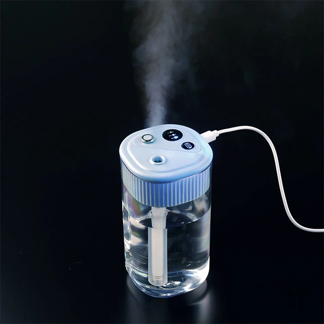 パーソナル加湿器(SNS-1200224)使用イメージ(噴霧量多め)