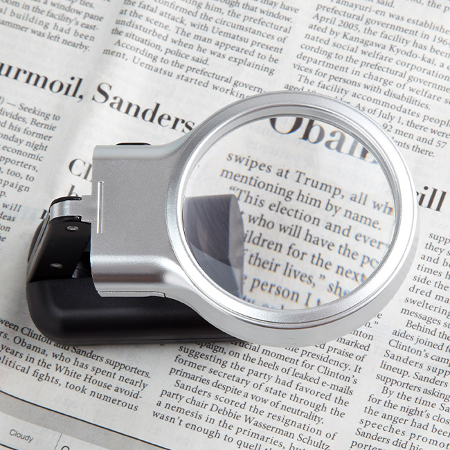 ライト付スタンドルーペ（SNS-3300004）畳んで使用