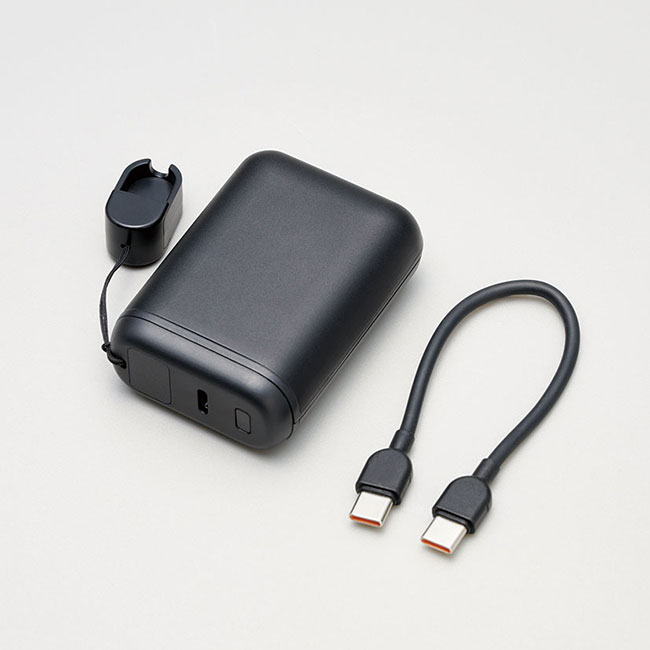 カイロチャージャー(SNS-0100156)ケーブルを取り出した状態