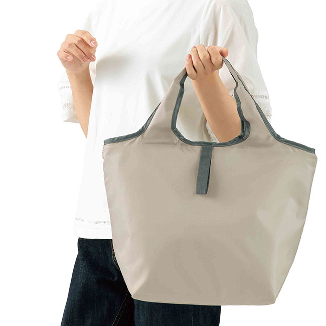 プレント／たためる保冷温バッグ（SNS-2700431）手持ちイメージ