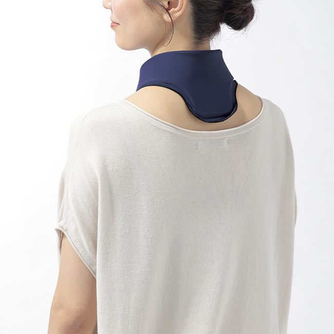 ひんやりゲルネッククーラー（SNS-2700444）着用イメージ