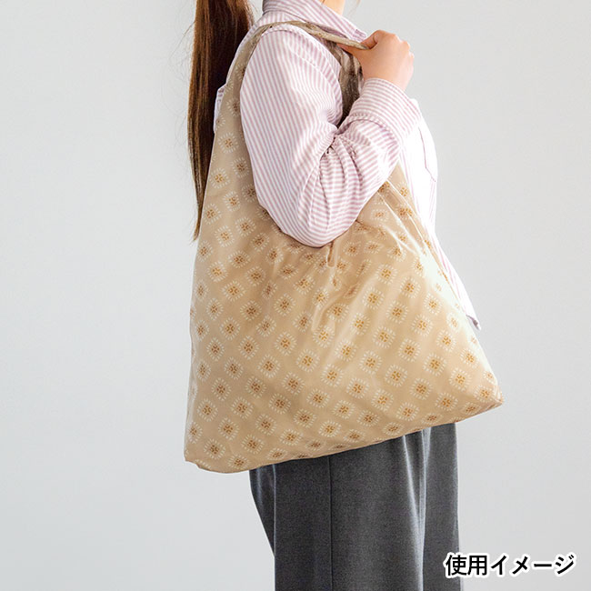 ヴァリエ ポケット付きポータブルエコバッグ(SNS-0601261)使用イメージ