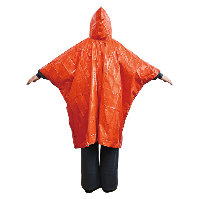 頭巾付防寒ポンチョ（SNS-2600023）着用イメージ背面