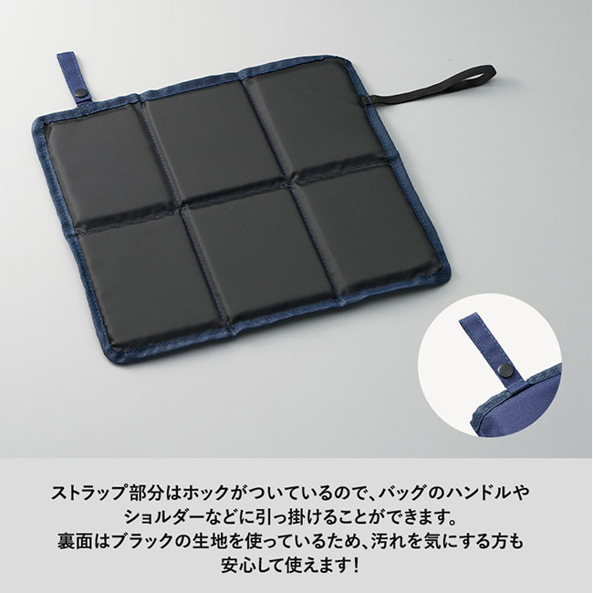 コンパクトスタジアムクッション（SNS-0300683）ストラップ部分はホックがついているので、バッグのハンドルやショルダーにも引っ掛けることができます。