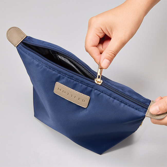 クーラーランチポーチ(SNS-0300884)チャックを閉めるイメージ