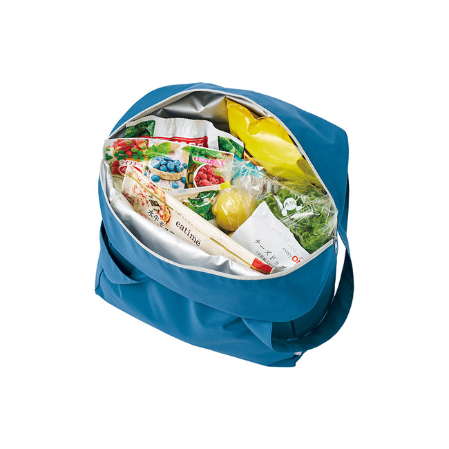クルリト コンパクトクーラーショルダーリュック(SNS-0301078) 野菜や果物などの食材を収納した様子