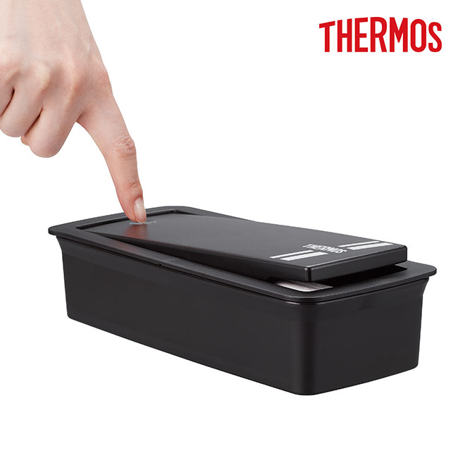 サーモス(THERMOS) フレッシュランチボックス 700ml/DJS（DJS-701）フタのハシを押すと簡単に開きます