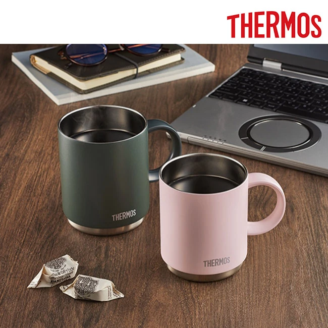 サーモス(THERMOS)真空断熱マグカップ 450ml/JDS(JDS-452) デスクでの使用イメージ