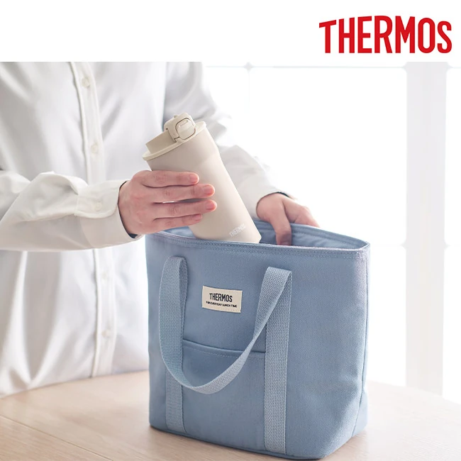 サーモス(THERMOS)真空断熱ケータイタンブラー 320ml/JPI(JPI-320) 保冷バッグに収納する使用イメージ