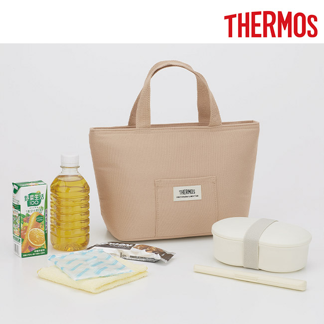 サーモス(THERMOS)保冷ランチバッグ4L/RFF（RFF-0041）使用イメージ（ベージュ）