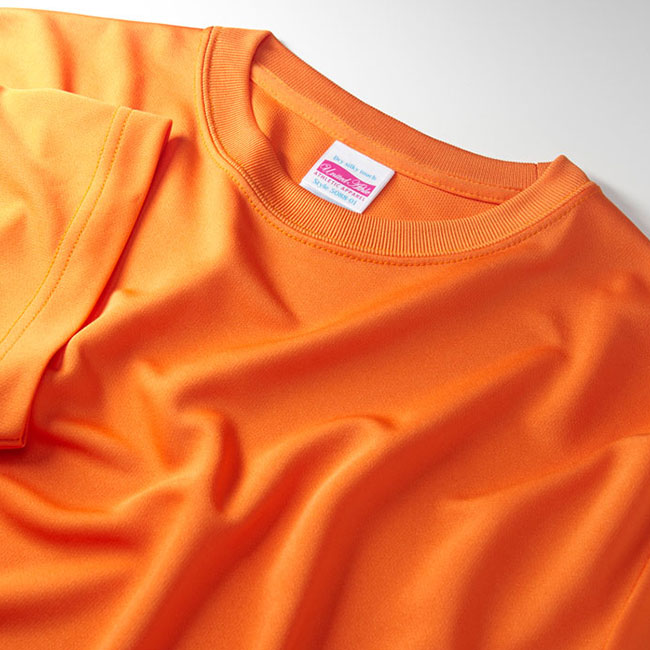 4.7オンス　ドライシルキータッチTシャツ（ローブリード）（5088-01）首元