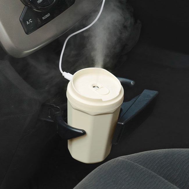 カフェカップ型加湿器２２０ｍｌ（SNS-0700990）車で使用イメージ