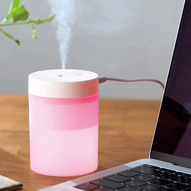 PureMoist コンパクト加湿器200ml(SNS-0701131)使用イメージ(オフィス)