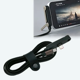 スマホスタンドにもなる充電ケーブル