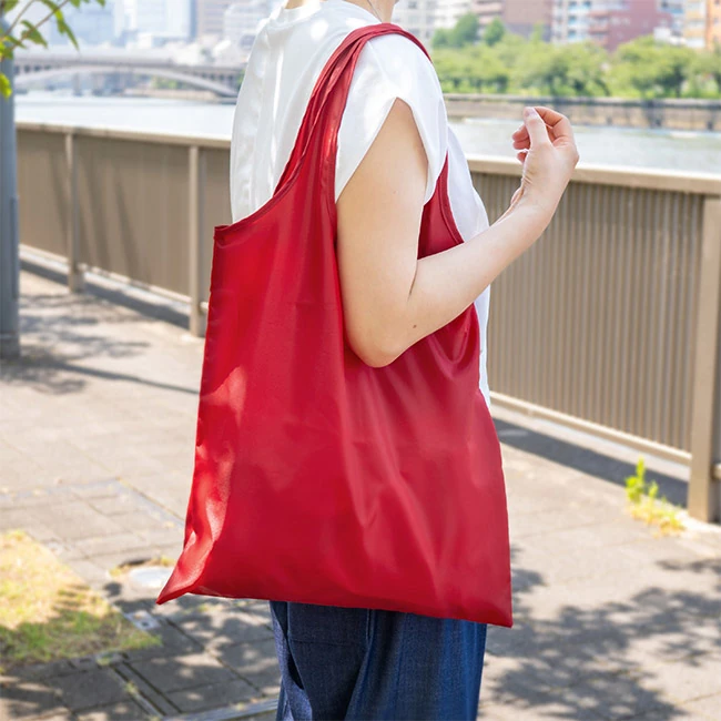 マルシェエコバッグ(SNS-0400162) 着用イメージ(屋外)