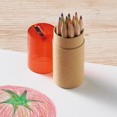 鉛筆削り付きが便利な色えんぴつ