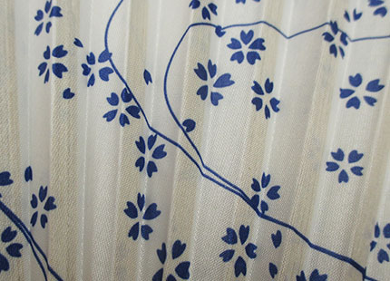 すす竹和扇子（V010198）青舞桜柄イメージ