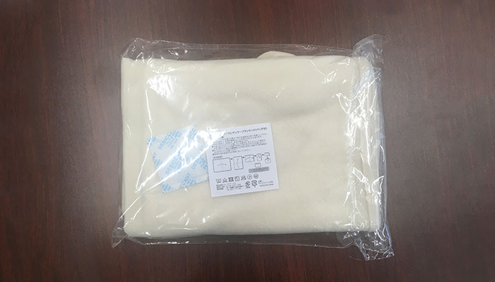 フリースレギュラーブランケット（バッグ付）（tTR-1031）商品パッケージの中身