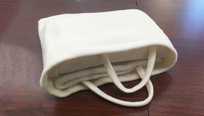 フリースレギュラーブランケット（バッグ付）（tTR-1031）付属のバッグ