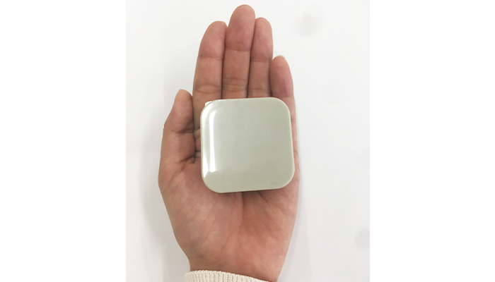USBアダプター 2ポート（3.4A）（SNS-0900048）手のひらサイズ
