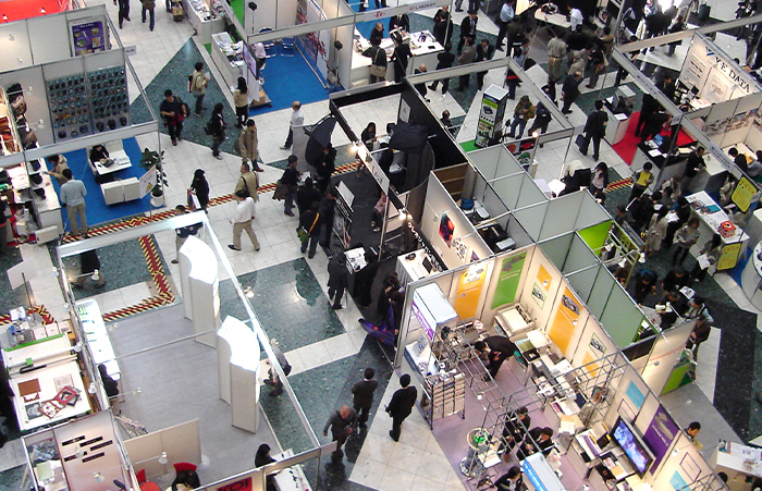 展示会、説明会での企業アピールや資料配布に使用イメージ