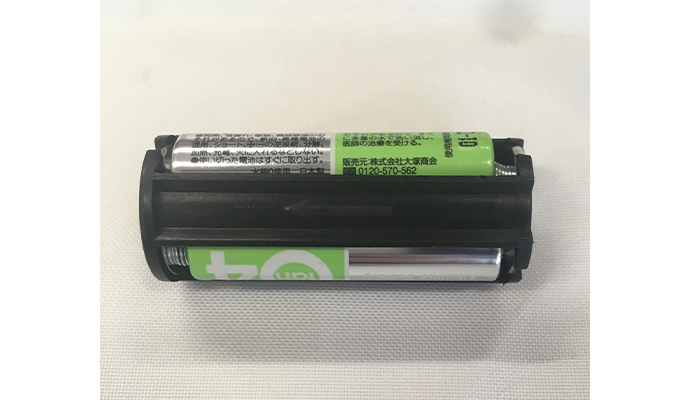 LED9灯カラビナ付ライト（tTS-0629）下部のスタンド部分が開く