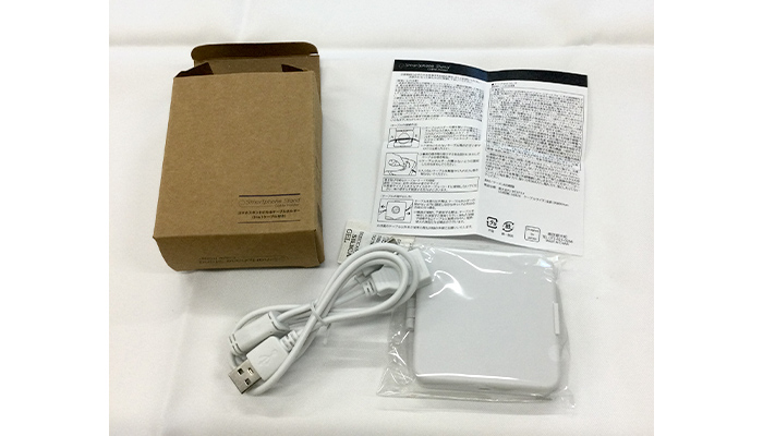 スマホスタンドになるケーブルホルダー（3in1ケーブル付き）（SNS-0600800）パッケージ開封時