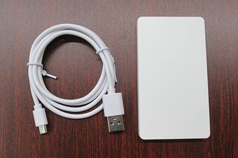 Qi(チー)対応ワイヤレス充電器(白)（hi205941）イメージ