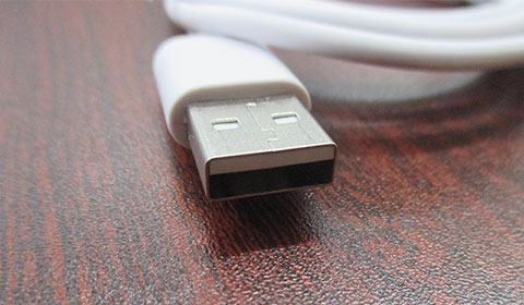 Qi(チー)対応ワイヤレス充電器(白)（hi205941）ケーブル（大）イメージ