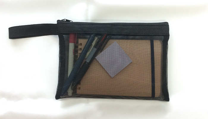 プラシャープ・ストラップ付きメッシュフラットポーチ(SNS-0600922)ステーショナリーを収納