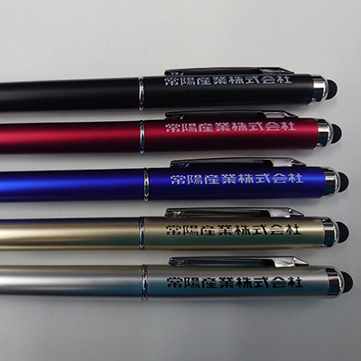 ≪名入れノベルティ実績事例≫タッチペン付ビジネスペン(V010193)｜名