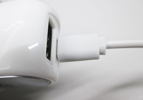 ポケットバッテリー2000(V010357)本体を充電する時は小さい方イメージ